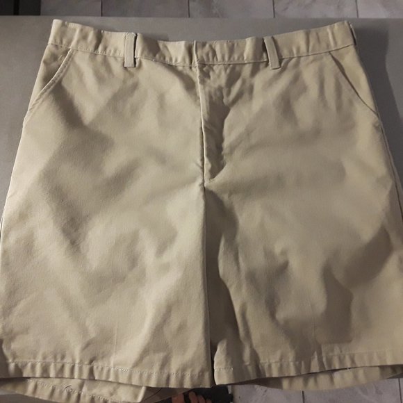 Khaki Shorts 38 - Picture 2 of 3